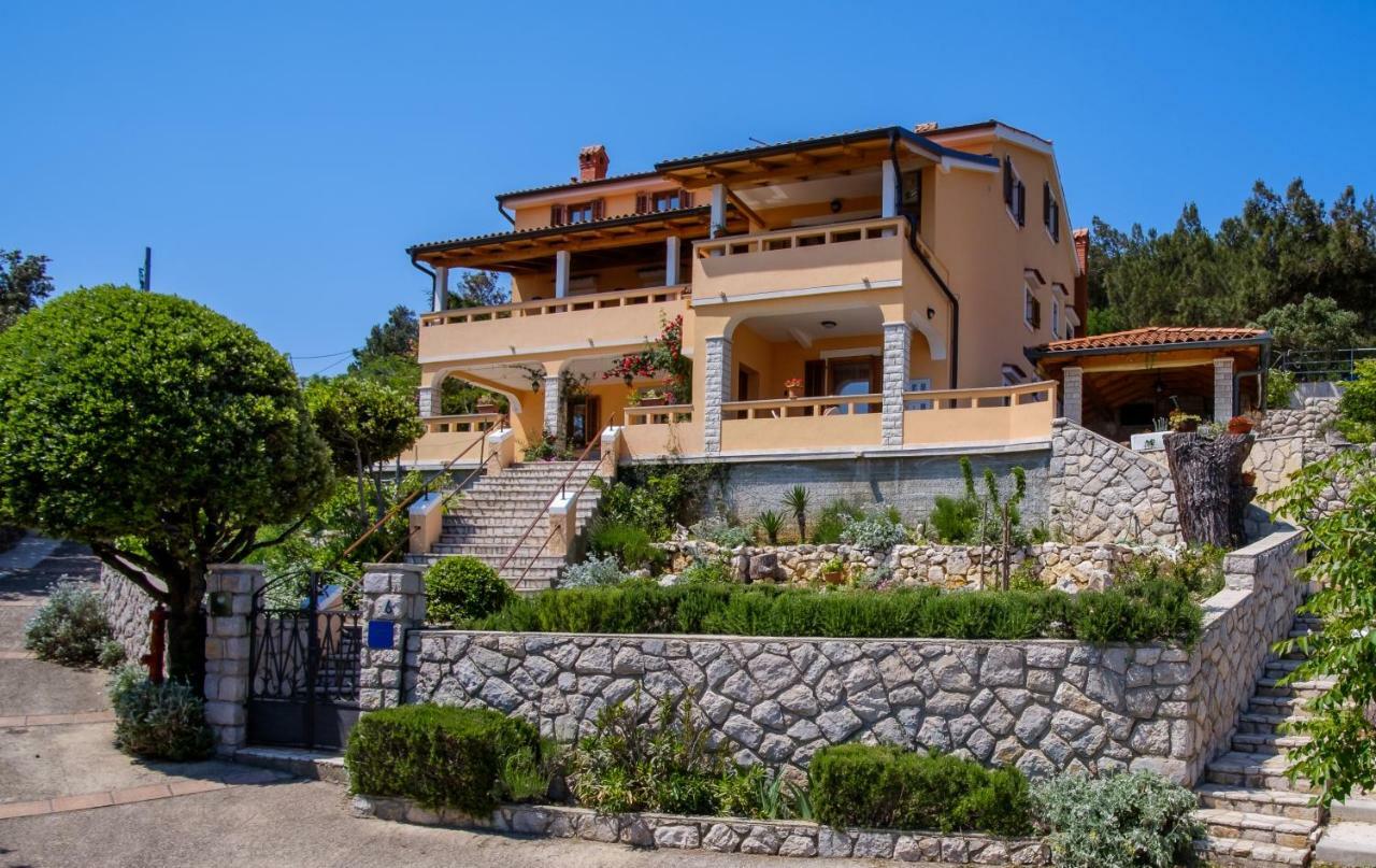 Apartmani Zorica Martinšćica Buitenkant foto