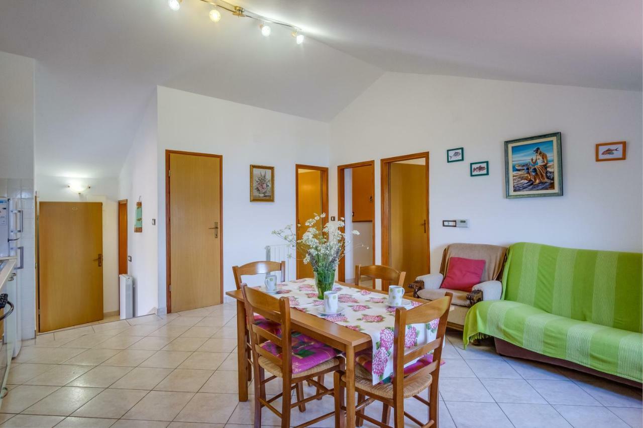 Apartmani Zorica Martinšćica Buitenkant foto